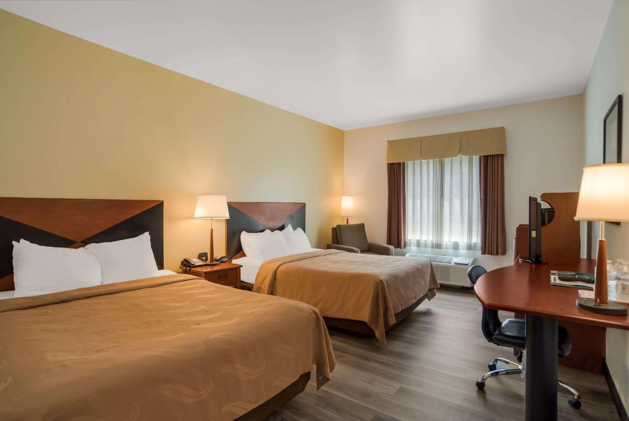 Quality Inn & Suites Чамберсберґ Екстер'єр фото